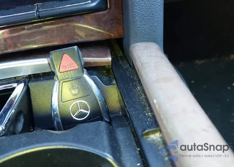 2013 Mercedes-Benz E 350 4Matic из США, поврежденный, VIN WDDHH8JB7DA723800